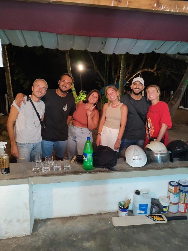 Hangover Hostels Аругам Бей Екстериор снимка