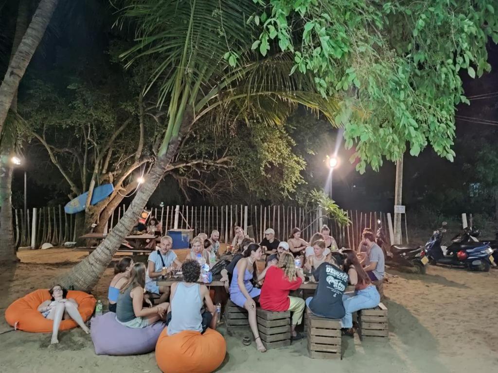 Hangover Hostels Аругам Бей Екстериор снимка