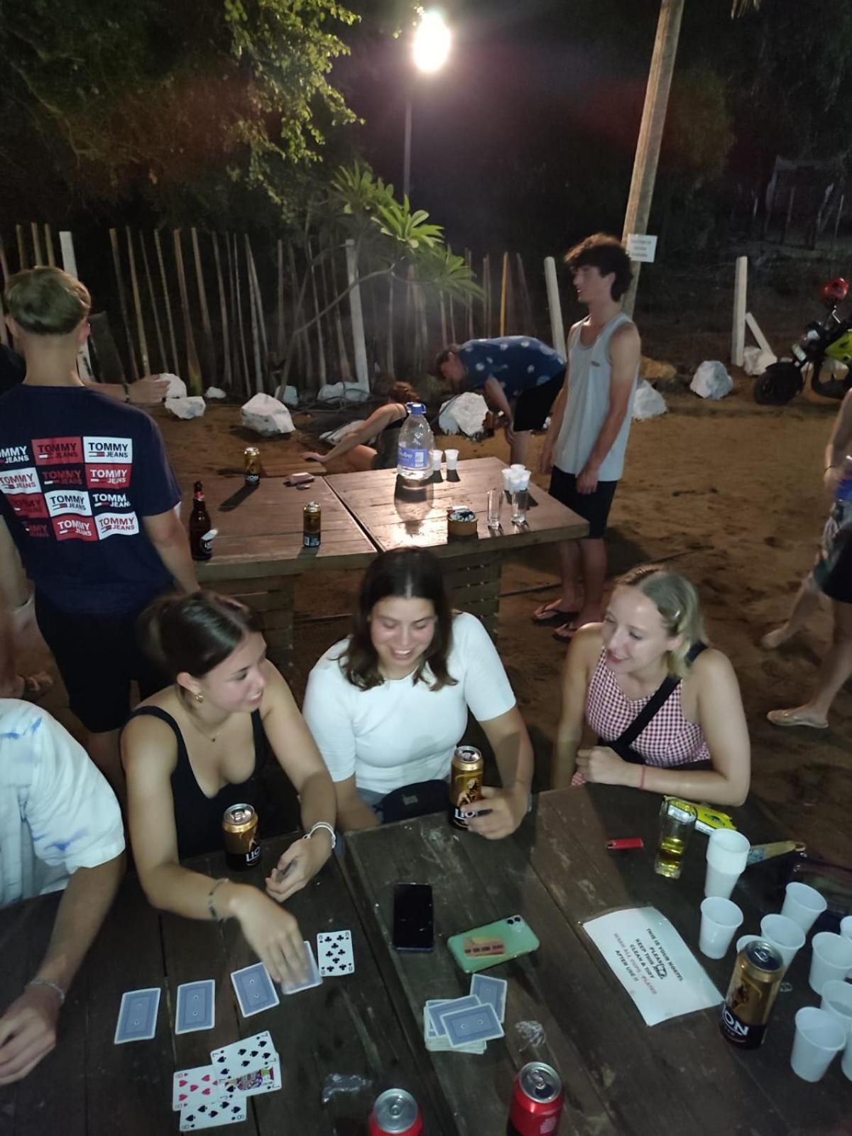 Hangover Hostels Аругам Бей Екстериор снимка